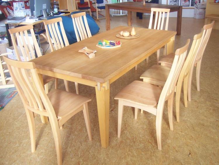 Buche-Tisch mit Stühlen in Buche der Fa. Holzschmiede