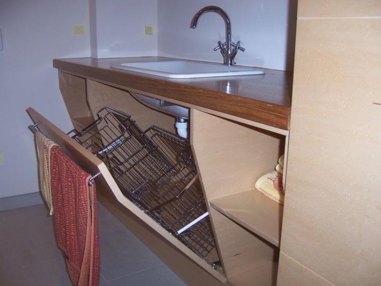 Abdeckung in Eiche-Massiv, Schrank in Vogelaugenahorn