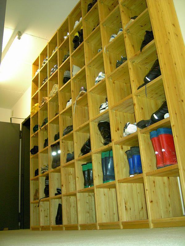 Schuhschrank in Fichte-Massivholz