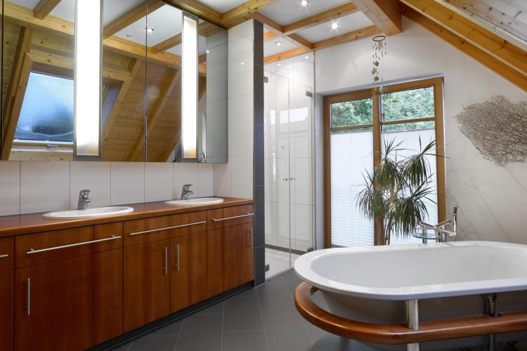 Badezimmer aus Kirschbaum