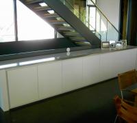 Sideboard, weiß lackiert, Deckplatte bestehend aus Edelstahlrahmen mit Glasplatte